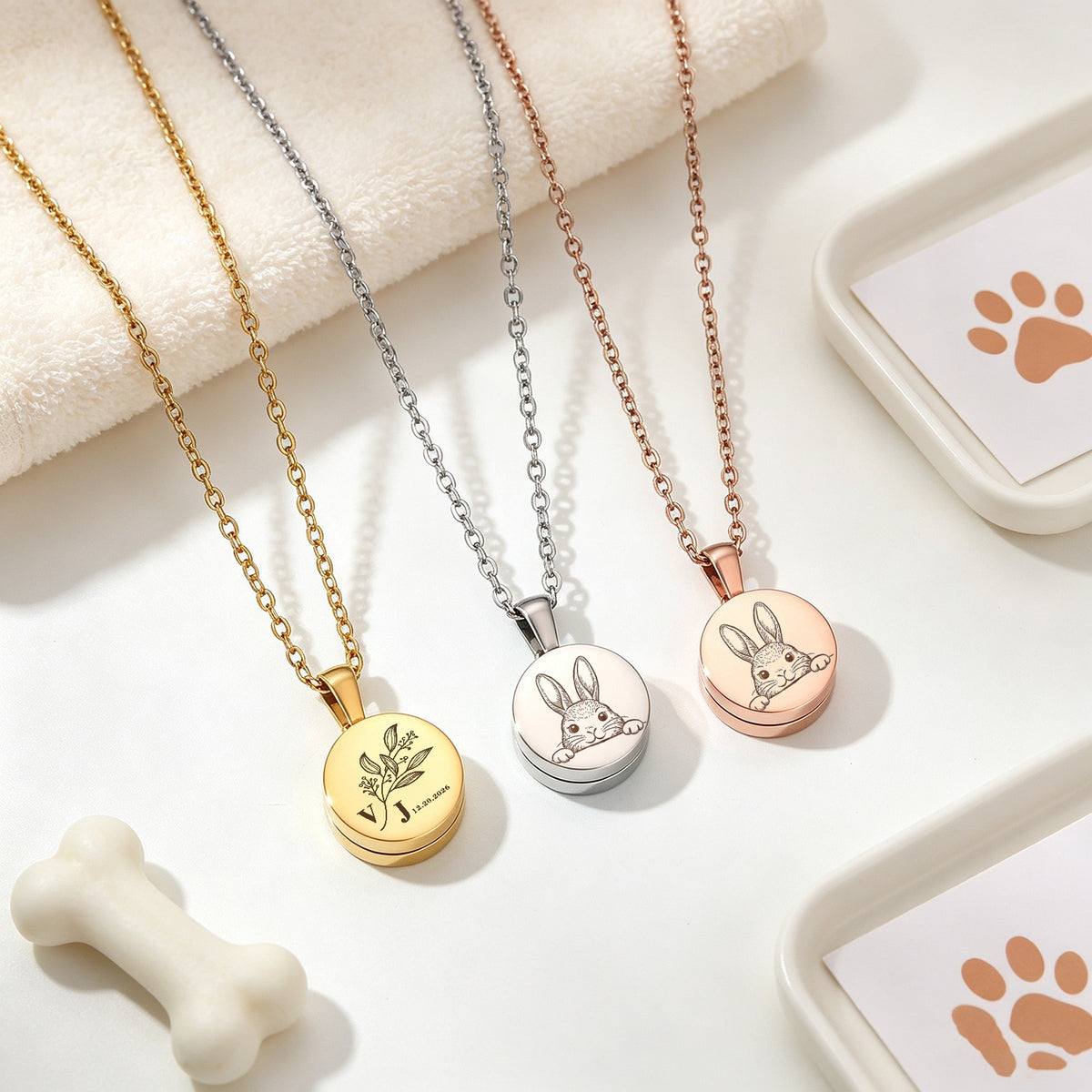 Pet memorial necklace keepsake pendant - detail